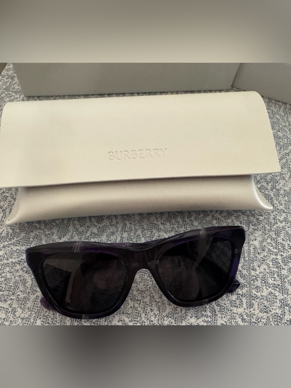 Burberry Purple Black Gradient Cat-Eye Sunglasses - Picture 10 of 16